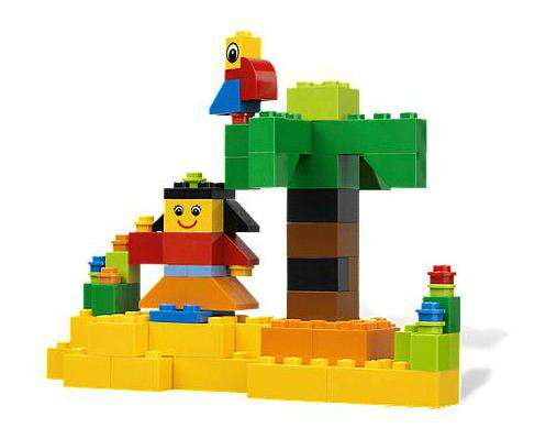 Pre-Owned LEGO Fun with Bricks Building Set, 600 pieces
