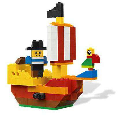 Pre-Owned LEGO Fun with Bricks Building Set, 600 pieces