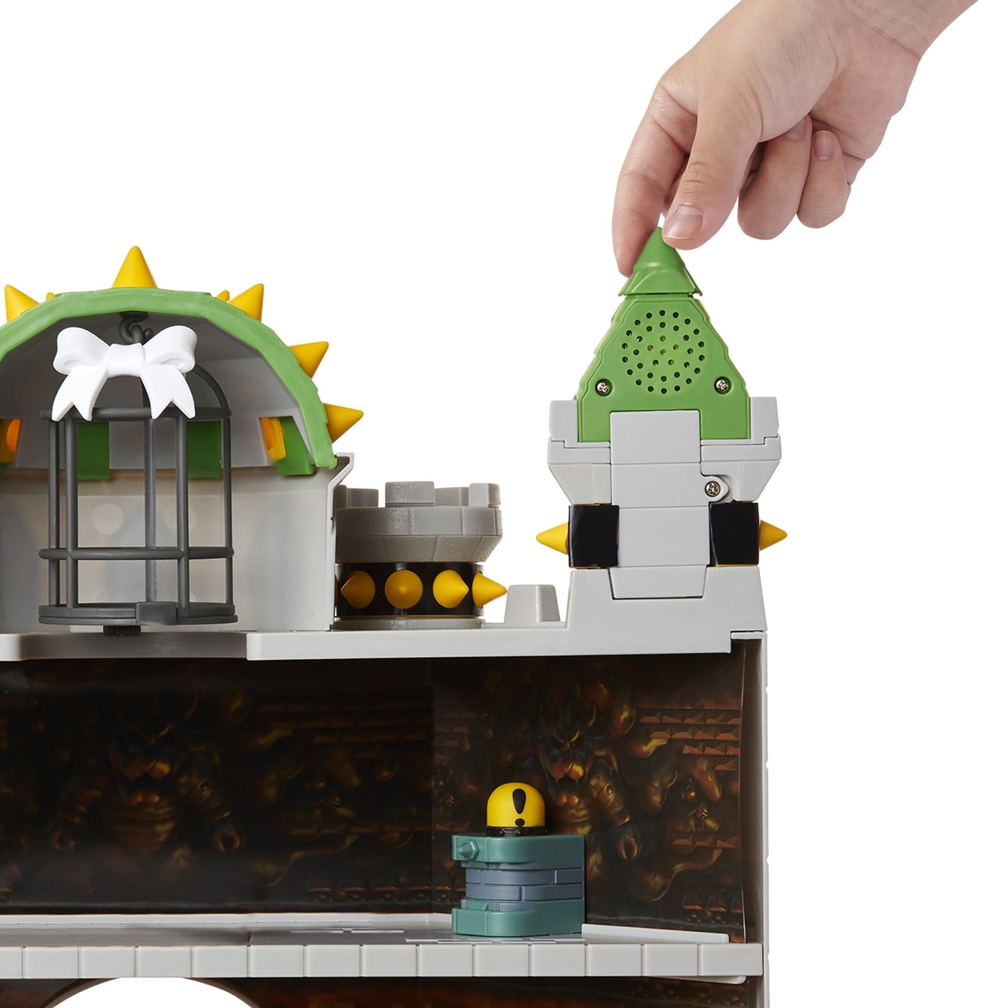 Nintendo Super Mario Deluxe Bowsers Castle 2.5 inch Action Figure Playset
