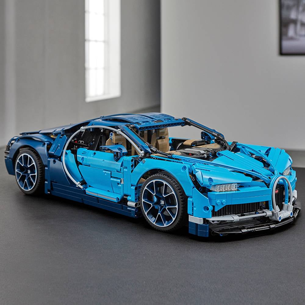 LEGO Technic Bugatti Chiron 42083 Race Car Building Kit and Engineering Toy, Adult Collectible Sports Car with Scale Model Engine 3599 Pieces